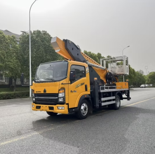 Lowest Price Sinotruk HOWO 32m Height Adjustable Work Platform High-Altitude Operation Truck Vehicle Gk32 Diesel Platform Hydraulic Lifting Truck
