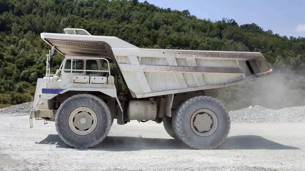 How a Dump Truck Works: Operation & Maintenance Guide for Nigeria
